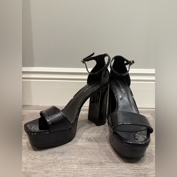 Madden Girl Women's Omega Heeled Sandal Size 9 M Black Patent Leather - Picture 1 of 6
